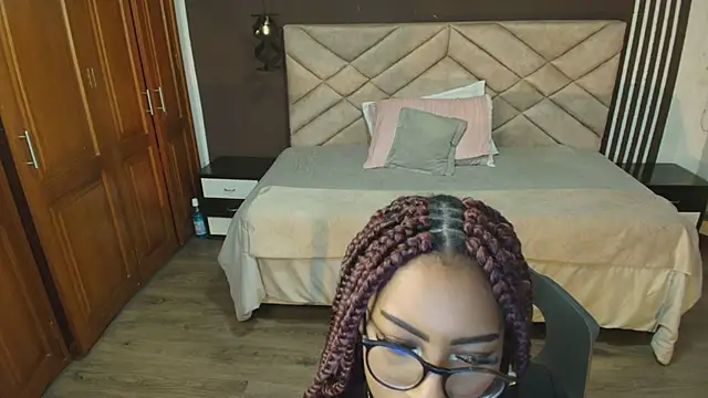 Raquel jones online show from March 17, 2025, 12:14 pm