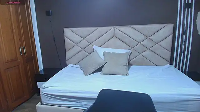 Raquel jones online show from November 11, 2025, 11:43 am