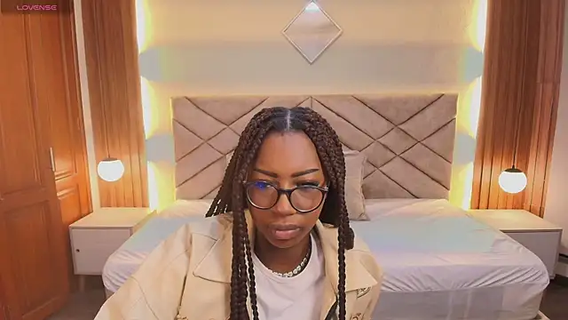 Snapshot of Raquel_jones chatting on February 11, 2026, 11:48 am Raquel jones online show from February 11, 2026, 11:48 am