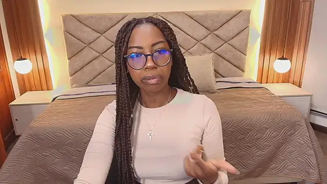 Snapshot of Raquel_jones chatting on April 20, 2026, 7:37 pm Raquel jones online show from April 20, 2026, 7:37 pm