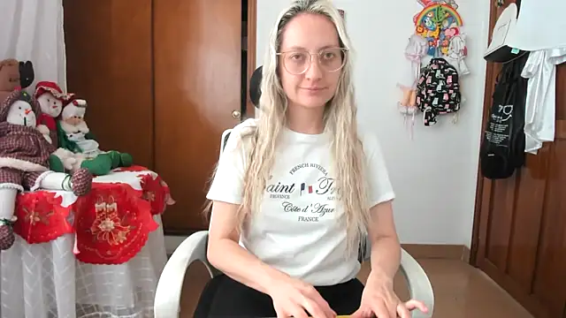 Adele johnsonn1 online show from December 3, 2025, 3:54 pm