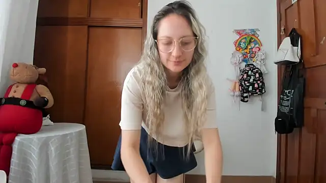 Adele johnsonn1 online show from March 27, 2026, 4:18 pm