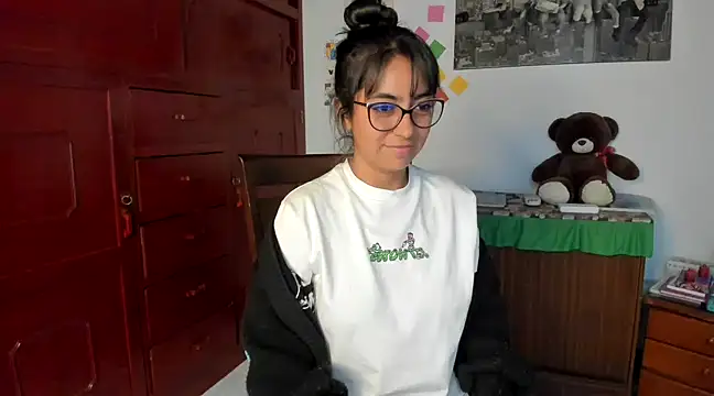 Snapshot of Isabellaa22_1 chatting on December 3, 2024, 10:18 pm Isabellaa22 1 online show from December 3, 2024, 10:18 pm