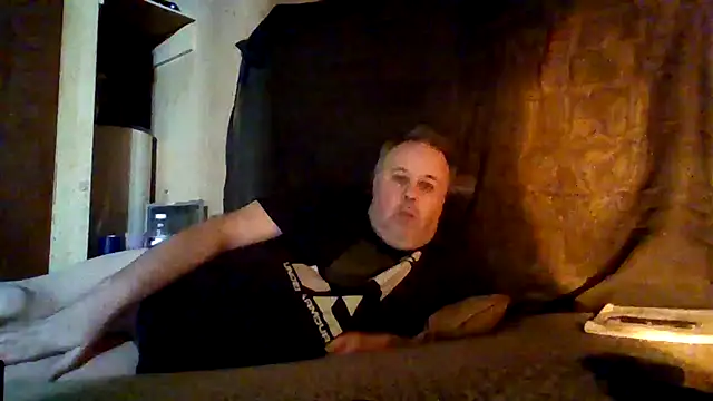 Nightshade7712 online show from November 7, 2025, 6:52 pm