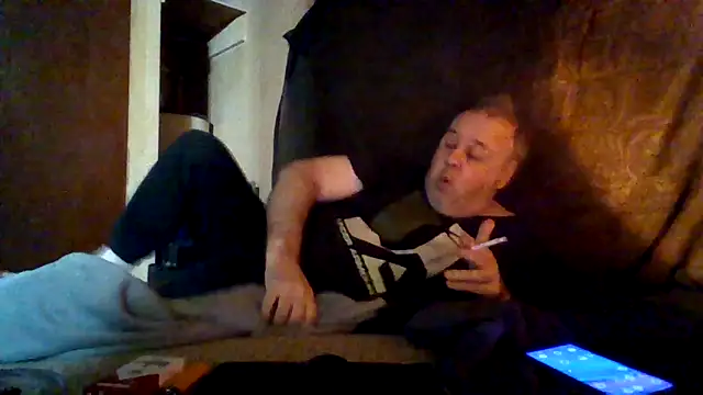 Nightshade7712 online show from December 16, 2025, 9:42 pm