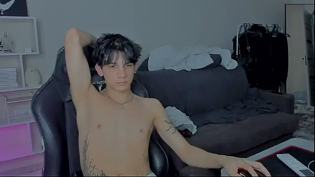 MarkBrowniii online show from December 1, 2024, 10:53 pm