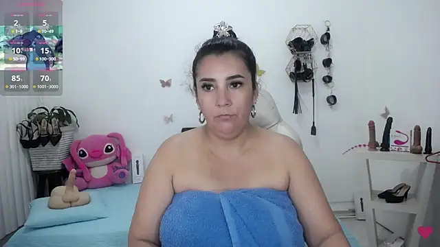 Snapshot of mom_hot__ chatting on May 27, 2026, 4:48 pm mom hot online show from May 27, 2026, 4:48 pm
