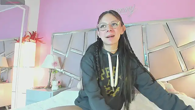 Bonniepark online show from April 14, 2026, 1:06 pm