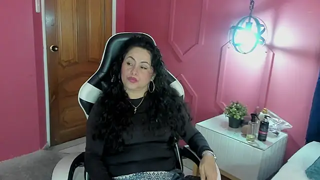 hanny milf online show from May 31, 2026, 12:23 pm