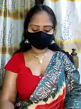 Idhika Paul online show from February 10, 2025, 3:42 pm