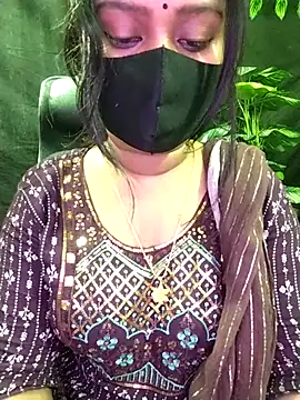 Idhika Paul online show from November 23, 2025, 7:46 pm