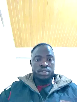 Snapshot of MaskedGQ chatting on October 5, 2025, 6:17 pm MaskedGQ online show from October 5, 2025, 6:17 pm