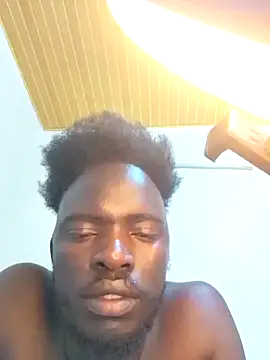 Snapshot of MaskedGQ chatting on October 7, 2025, 7:00 pm MaskedGQ online show from October 7, 2025, 7:00 pm