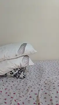 Snapshot of MaskedGQ chatting on November 8, 2025, 1:44 pm MaskedGQ online show from November 8, 2025, 1:44 pm