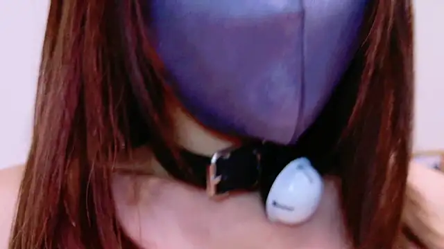 Snapshot of Yui-Ch chatting on December 4, 2024, 2:37 pm Yui-Ch online show from December 4, 2024, 2:37 pm