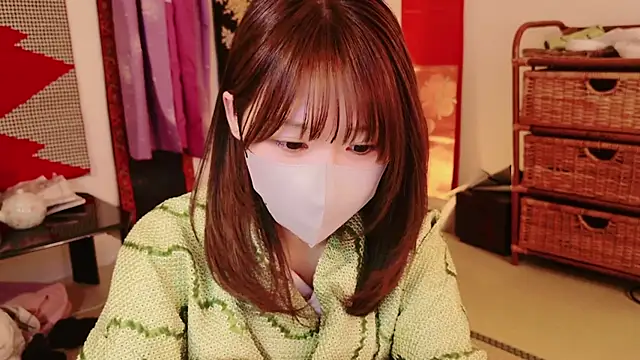 Snapshot of Yui-Ch chatting on January 8, 2025, 4:44 pm Yui-Ch online show from January 8, 2025, 4:44 pm