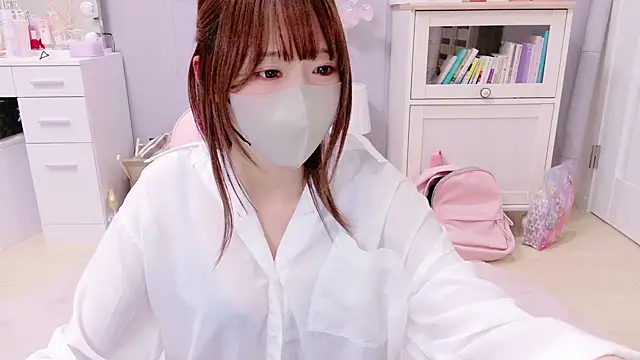 Snapshot of Yui-Ch chatting on February 23, 2025, 2:57 pm Yui-Ch online show from February 23, 2025, 2:57 pm