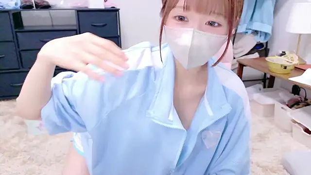 Yui-Ch online show from June 4, 2026, 12:22 pm