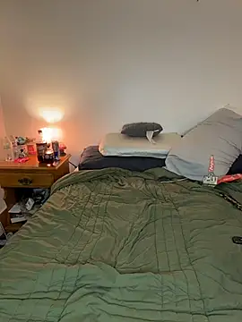 sexybee124 online show from April 1, 2026, 3:40 am