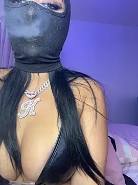 kamila french online show from October 7, 2025, 9:12 pm