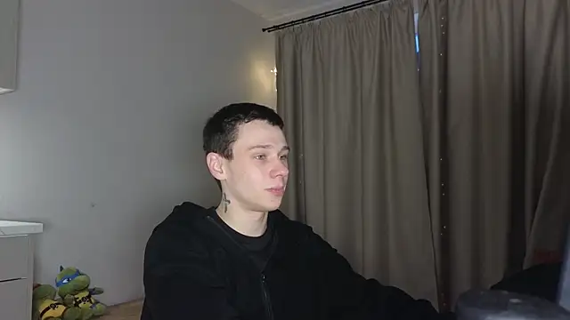 Snapshot of R1mmo__ chatting on January 18, 2026, 7:23 am R1mmo online show from January 18, 2026, 7:23 am