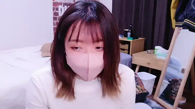 ayu yu xo online show from March 13, 2025, 1:18 pm