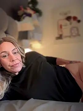 blondebitch2 online show from November 11, 2025, 10:04 am