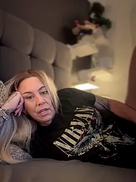 blondebitch2 online show from November 14, 2025, 9:41 am