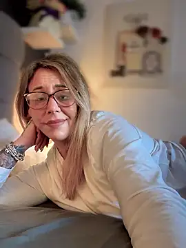 blondebitch2 online show from January 14, 2026, 2:23 pm