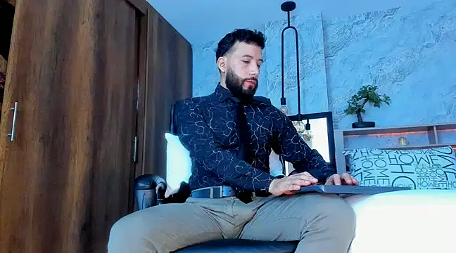 Snapshot of bruno_woods chatting on February 22, 2025, 4:30 pm bruno woods online show from February 22, 2025, 4:30 pm