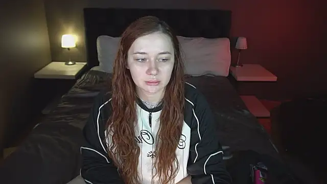 Snapshot of carolina_elf chatting on February 23, 2025, 9:33 am carolina elf online show from February 23, 2025, 9:33 am