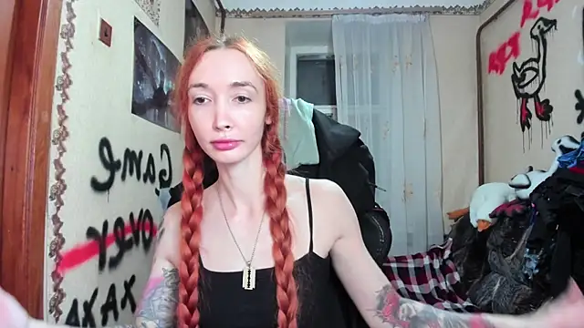 Roxy Silver online show from October 11, 2025, 9:35 pm