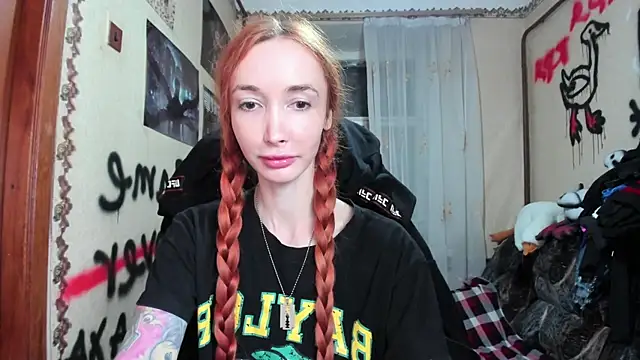 Roxy Silver online show from October 13, 2025, 4:51 pm