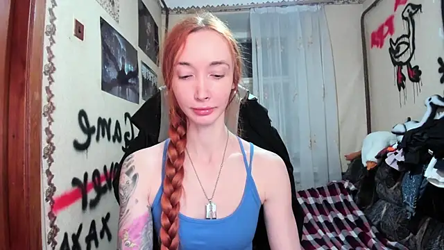 Roxy Silver online show from December 17, 2025, 8:59 pm