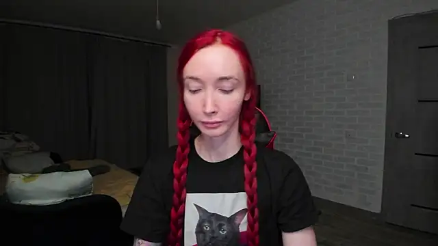 Roxy Silver online show from February 12, 2026, 2:45 pm