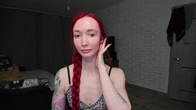 Roxy Silver online show from March 5, 2026, 11:45 pm