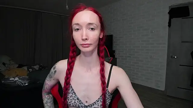 Roxy Silver online show from March 10, 2026, 9:09 pm