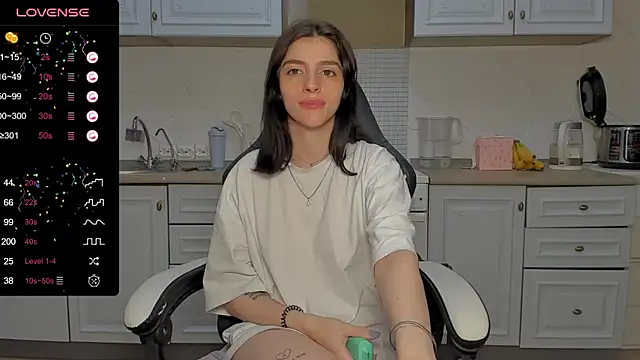 Snapshot of broosnica1 chatting on February 10, 2025, 2:05 pm broosnica1 online show from February 10, 2025, 2:05 pm
