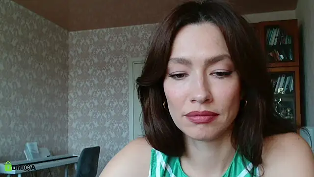 alicia spicy online show from July 7, 2026, 6:47 am