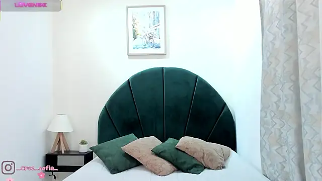 Snapshot of _AlejaCruz_ chatting on February 9, 2026, 5:28 pm AlejaCruz online show from February 9, 2026, 5:28 pm