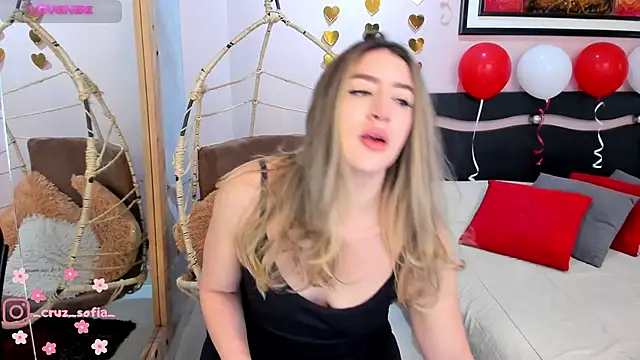 Snapshot of _AlejaCruz_ chatting on February 14, 2026, 6:37 pm AlejaCruz online show from February 14, 2026, 6:37 pm