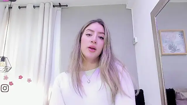 Snapshot of _AlejaCruz_ chatting on February 23, 2026, 7:22 pm AlejaCruz online show from February 23, 2026, 7:22 pm