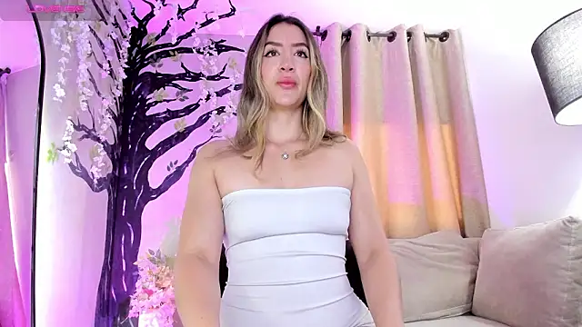 Snapshot of _AlejaCruz_ chatting on March 1, 2026, 12:07 pm AlejaCruz online show from March 1, 2026, 12:07 pm