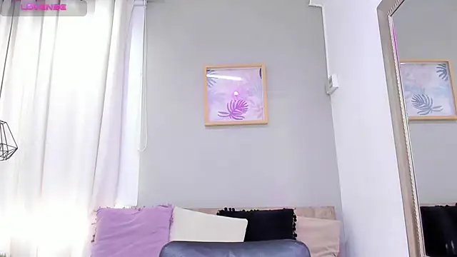  AlejaCruz  online show from April 14, 2026, 7:09 pm