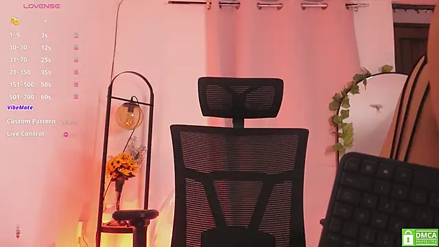 Miranditta online show from February 12, 2026, 3:56 am