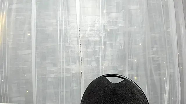 KatieGomez online show from October 8, 2025, 7:33 pm