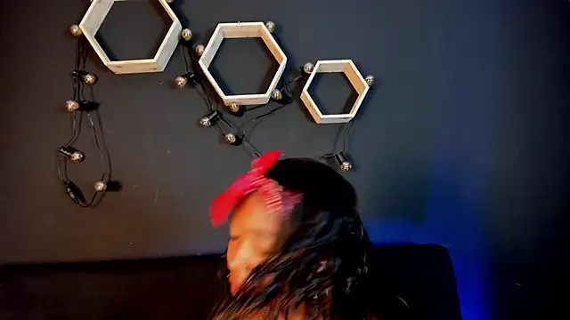 Charlotte  Brown  online show from February 14, 2025, 1:18 pm