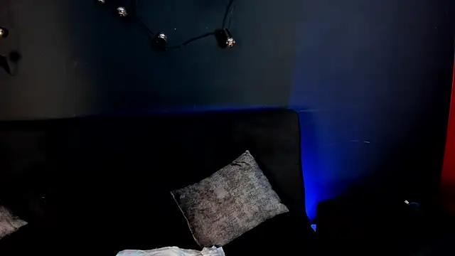 Charlotte  Brown  online show from February 17, 2025, 1:42 pm