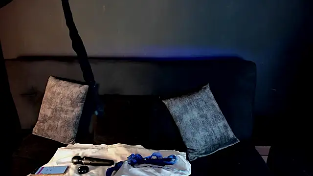 Charlotte  Brown  online show from March 12, 2025, 12:57 pm