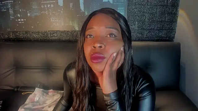 Charlotte  Brown  online show from October 3, 2025, 1:41 pm